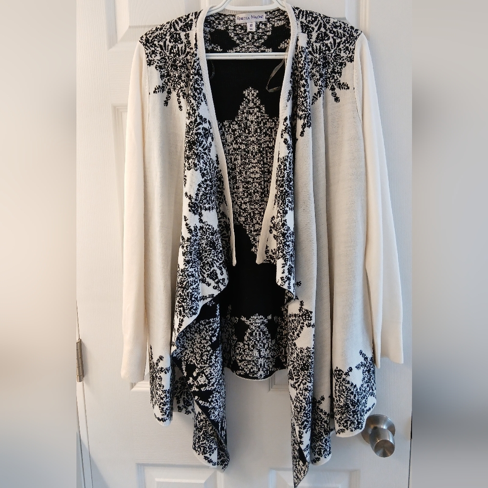 Rebecca Malone Open‑Front Cardigan – Cream/Black Star Snowflake Pattern – Size M